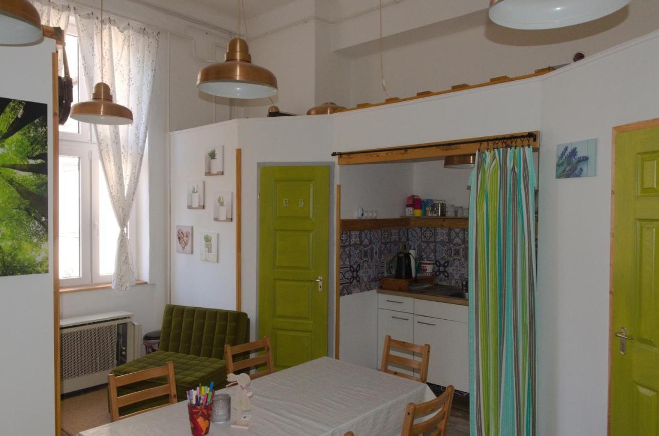 Green Dot Home Сомбатхей Экстерьер фото