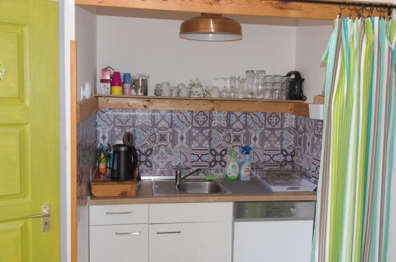 Green Dot Home Сомбатхей Экстерьер фото